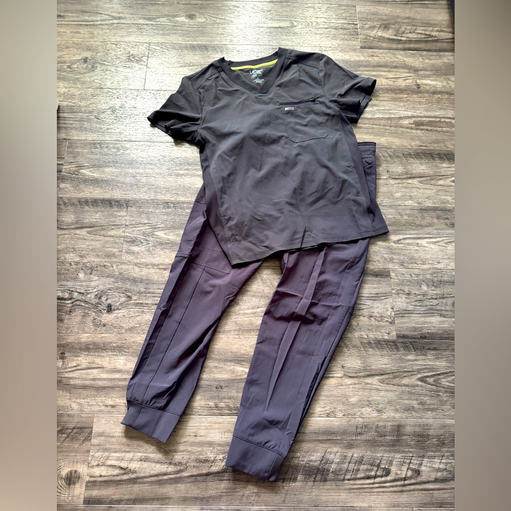 Landau Charcoal Scrub Top and pants size medium